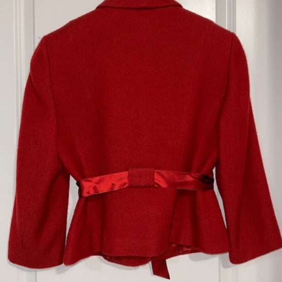 Elegant Tahari Petite Red Wool Suit - 6P - Picture 2 of 7